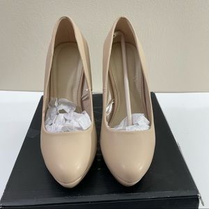 Forever 21 Nude Stiletto Heels Size 7